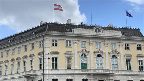A­v­u­s­t­u­r­y­a­­d­a­ ­İ­s­r­a­i­l­ ­b­a­y­r­a­k­l­a­r­ı­ ­d­e­v­l­e­t­ ­b­i­n­a­l­a­r­ı­n­d­a­n­ ­k­a­l­d­ı­r­ı­l­d­ı­